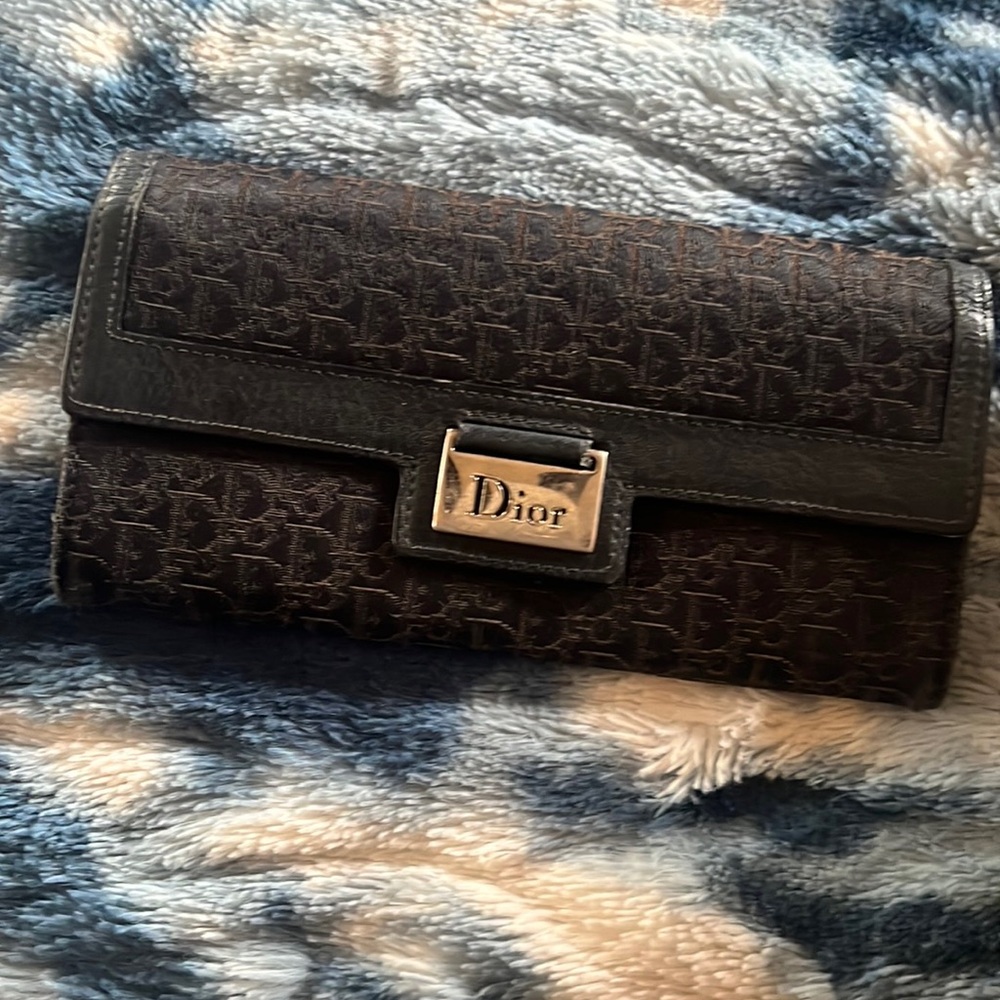 Dior wallet